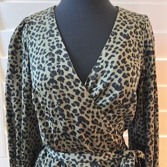 Good American Sage Leopard Wrap Top Balloon Long Sleeve Green Black Size 1 = S - Picture 3 of 15